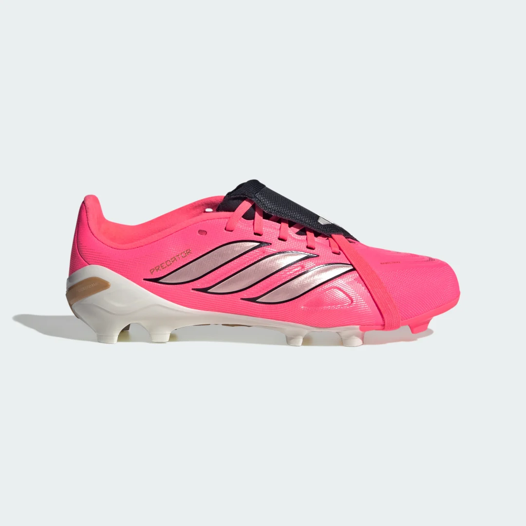 Detalle 2 de Bota de fútbol Predator League con lengüeta plegable para césped natural seco de Adidas