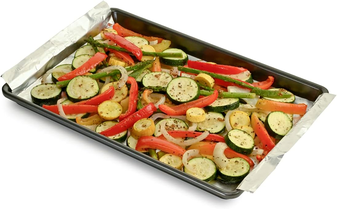 Detalle 2 de Amazon Basics Heavy Duty Non-Stick Aluminum Foil – 95 Sq Ft