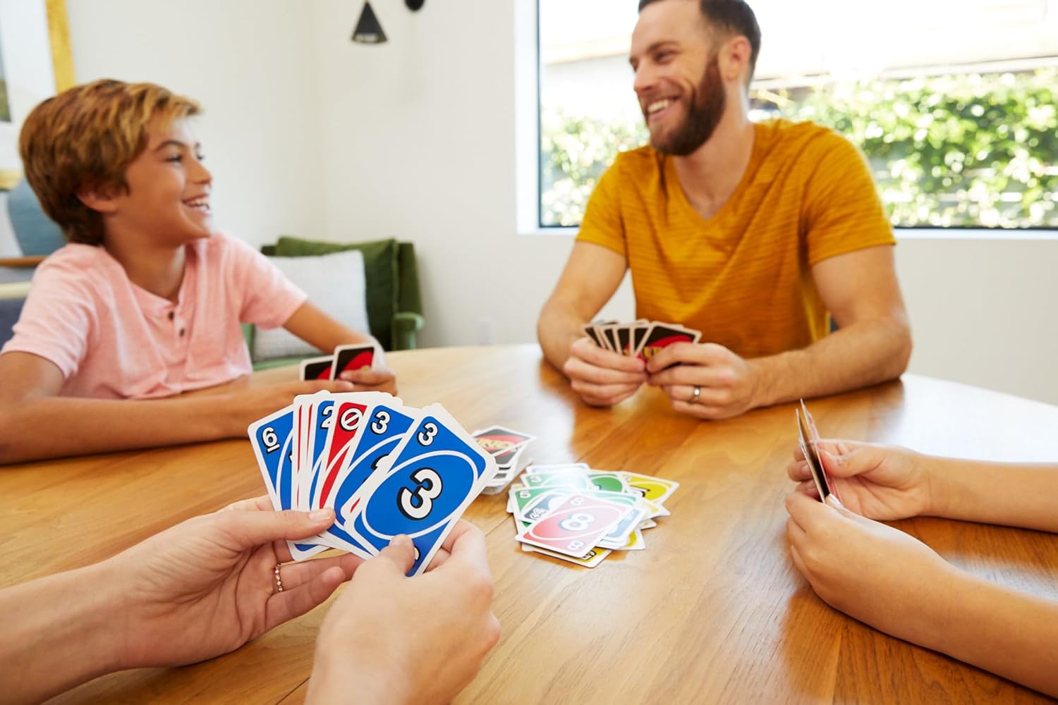 Detalle 2 de Mattel Games UNO Original 112 cartas 🎴