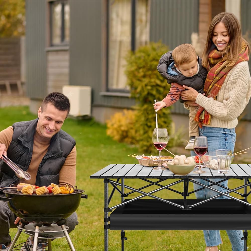 Detalle de YHANEC 044592 Folding Camping Table with Adjustable Height and Aluminum Top