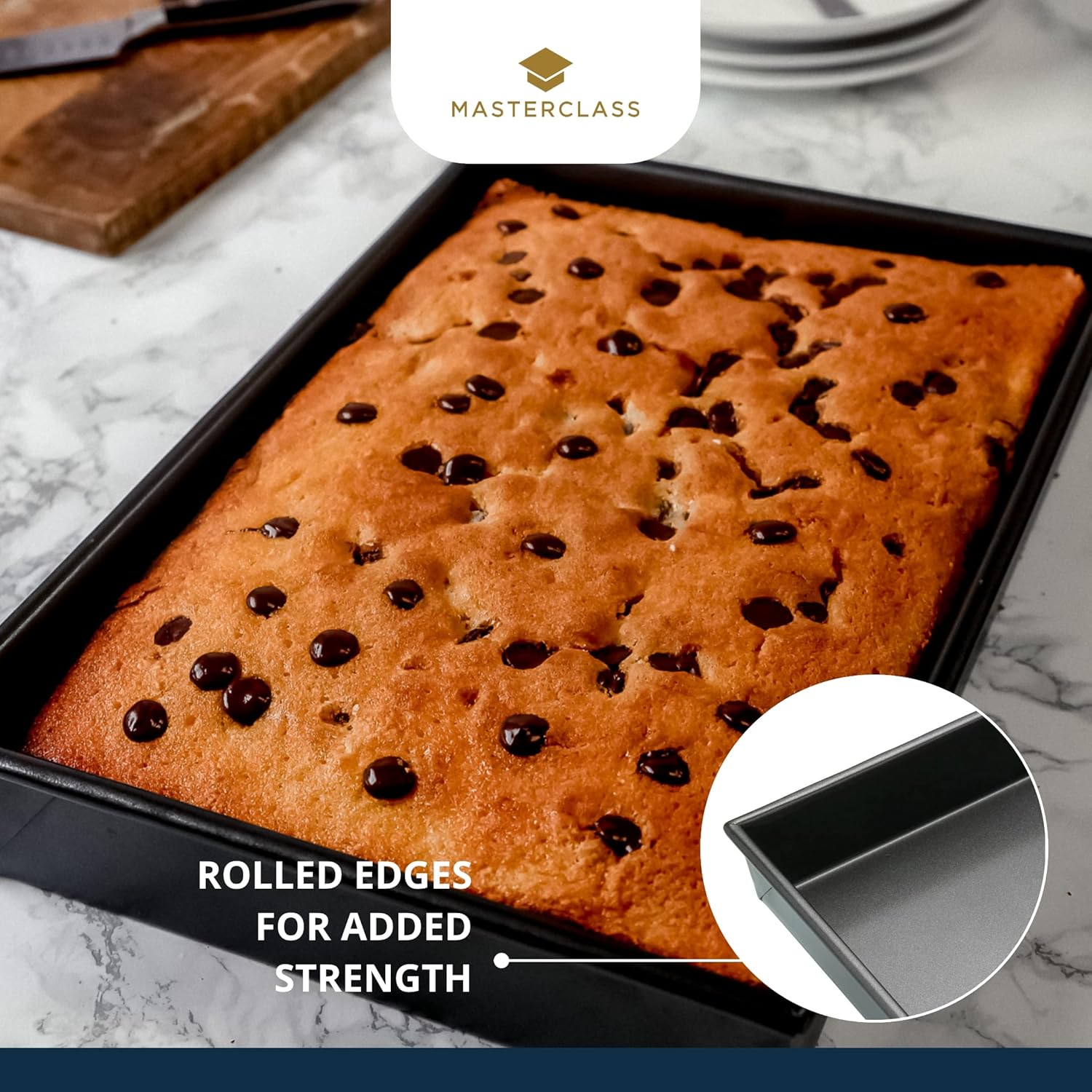 Detalle 1 de MasterClass 35 x 24 cm Baking/Roasting Tray with PFOA Non Stick – 1 mm Carbon Steel Deep Rectangular Traybake Tin