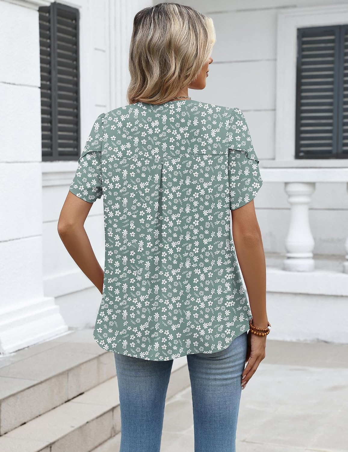 Detalle de Zeagoo Women's Short Sleeve V-Neck Blouse in Lightweight Polyester Crepe