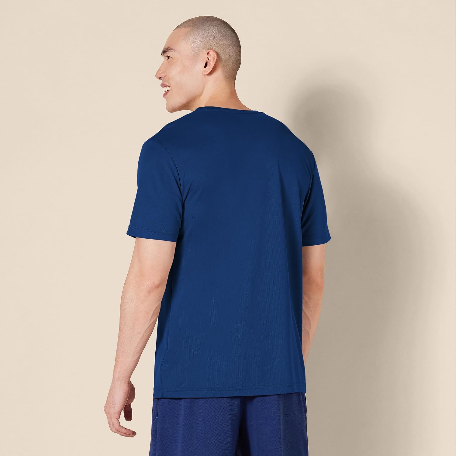 Detalle 2 de Amazon Essentials 2-Pack Performance Tees