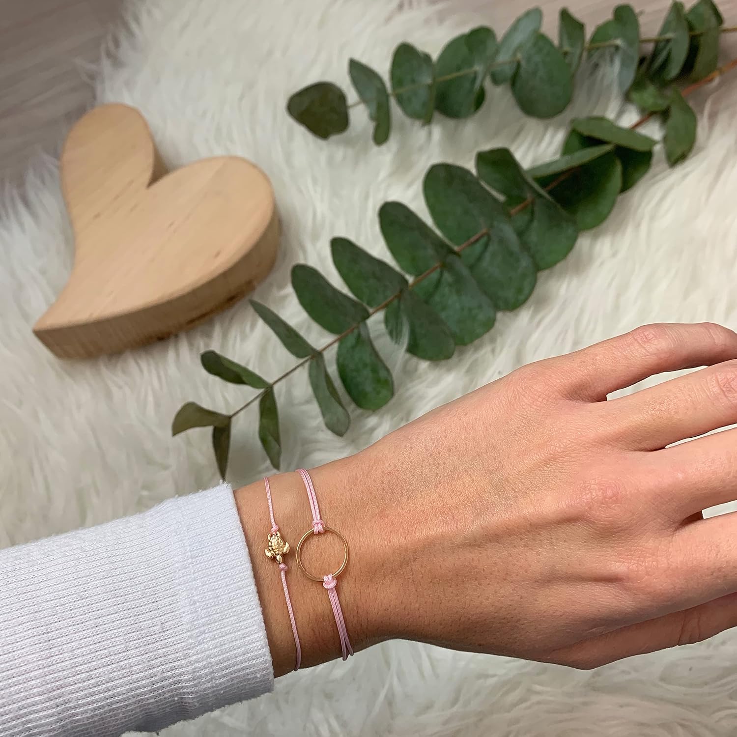 Detalle de Selfmade Jewelry Armband Damen Roségold Kreis – handgemacht, größenverstellbar, inkl. Geschenkverpackung