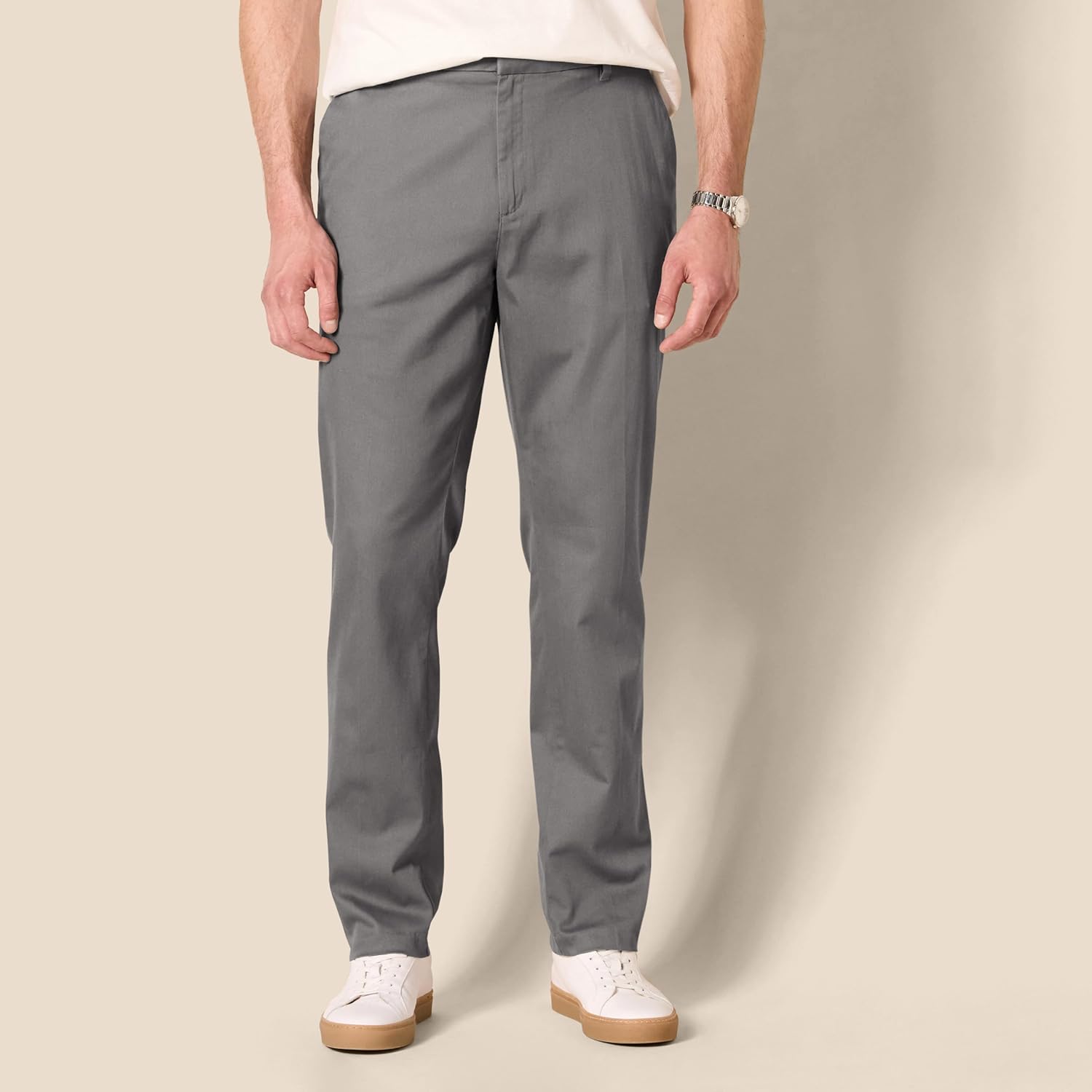 Thumbnail 5 de Amazon Essentials Men's Slim-Fit Wrinkle-Resistant Flat-Front Stretch Chino Trousers