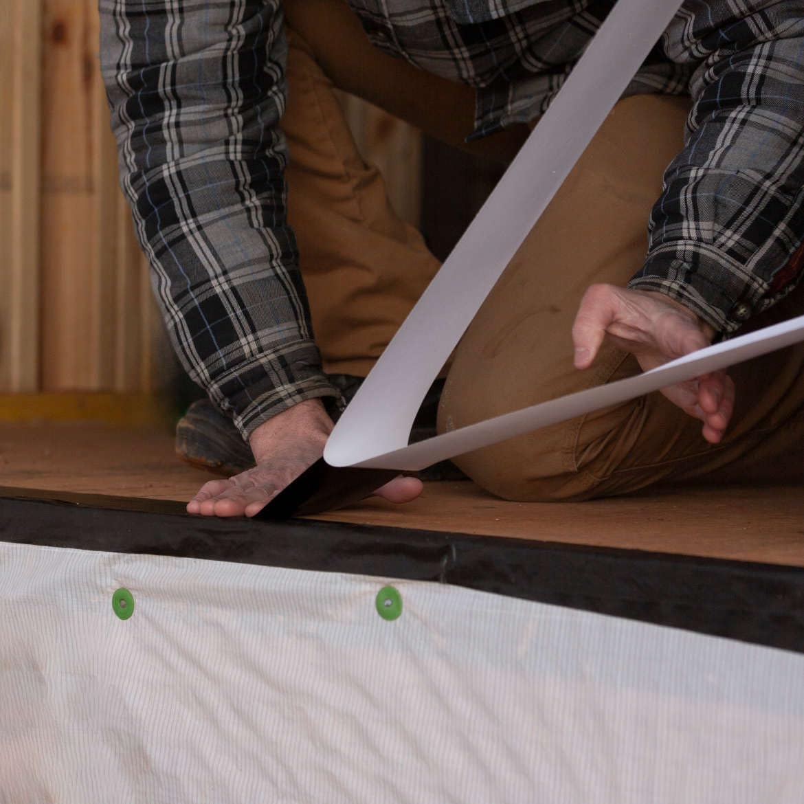 Thumbnail 2 de FrogTape Pro Grade Flashing Tape for Windows & Doors (Black, 6 in. x 75 ft) — All-Weather UV-Resistant Flashing Tape