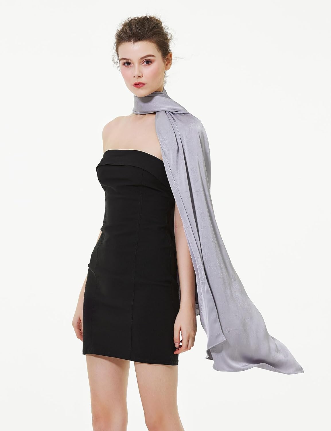 Detalle de BEAUTELICATE Satin Shawl Wrap: Luxurious Double-Sided Pashmina 200 x 70 cm