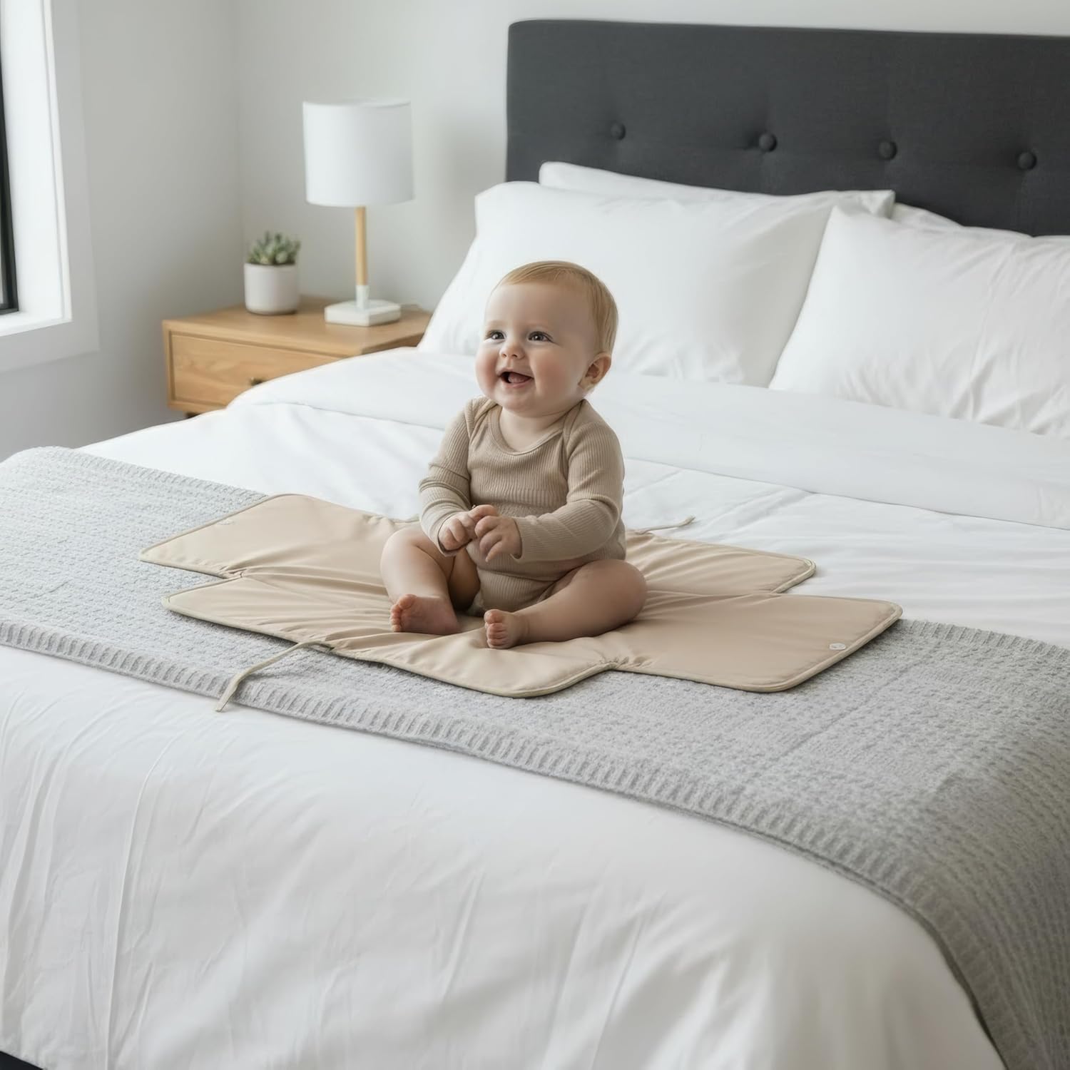 Detalle 2 de ZICOTO Portable Diaper Changing Pad, Cotton, Foldable, Beige