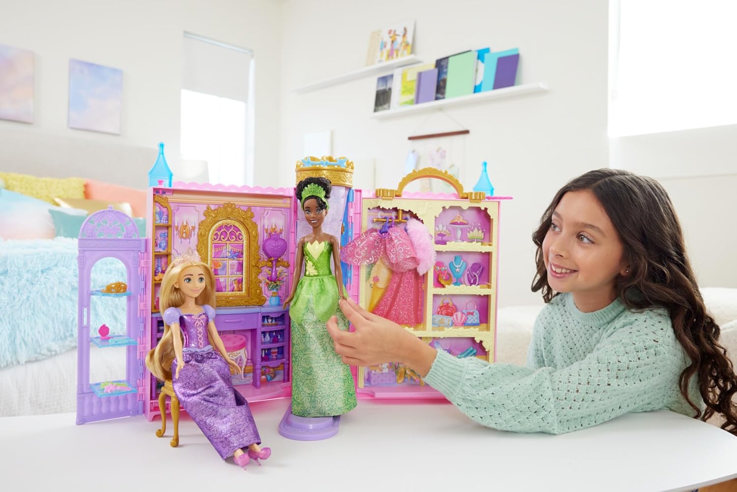 Thumbnail 1 de Mattel Disney Princess - Guardaroba da Favola: playset apribile con abiti, passerella e accessori