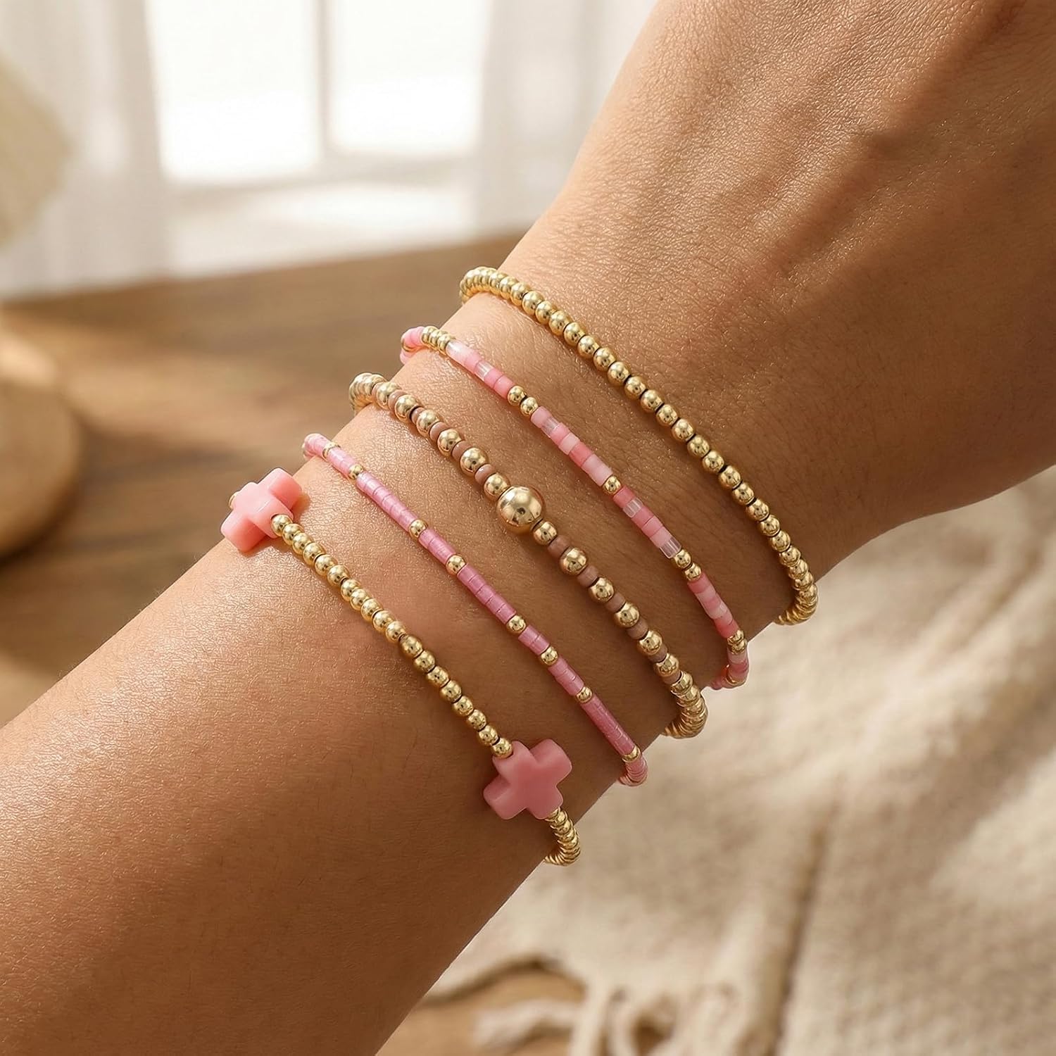 Detalle de EQUBIO Cross Bracelet Stack, 14K Gold-Plated