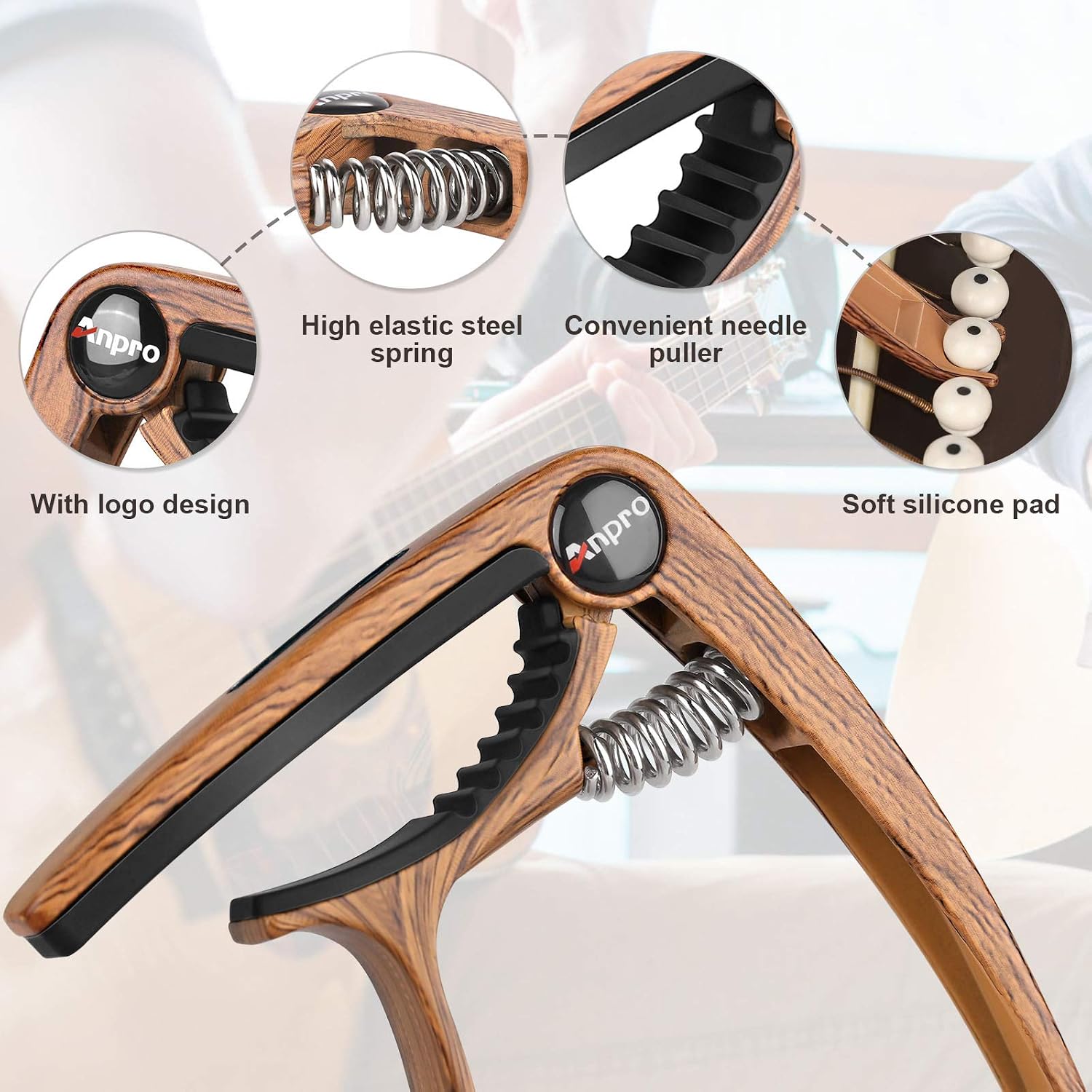 Detalle 2 de Anpro Guitar Capo with 6 Picks in Wood Grain