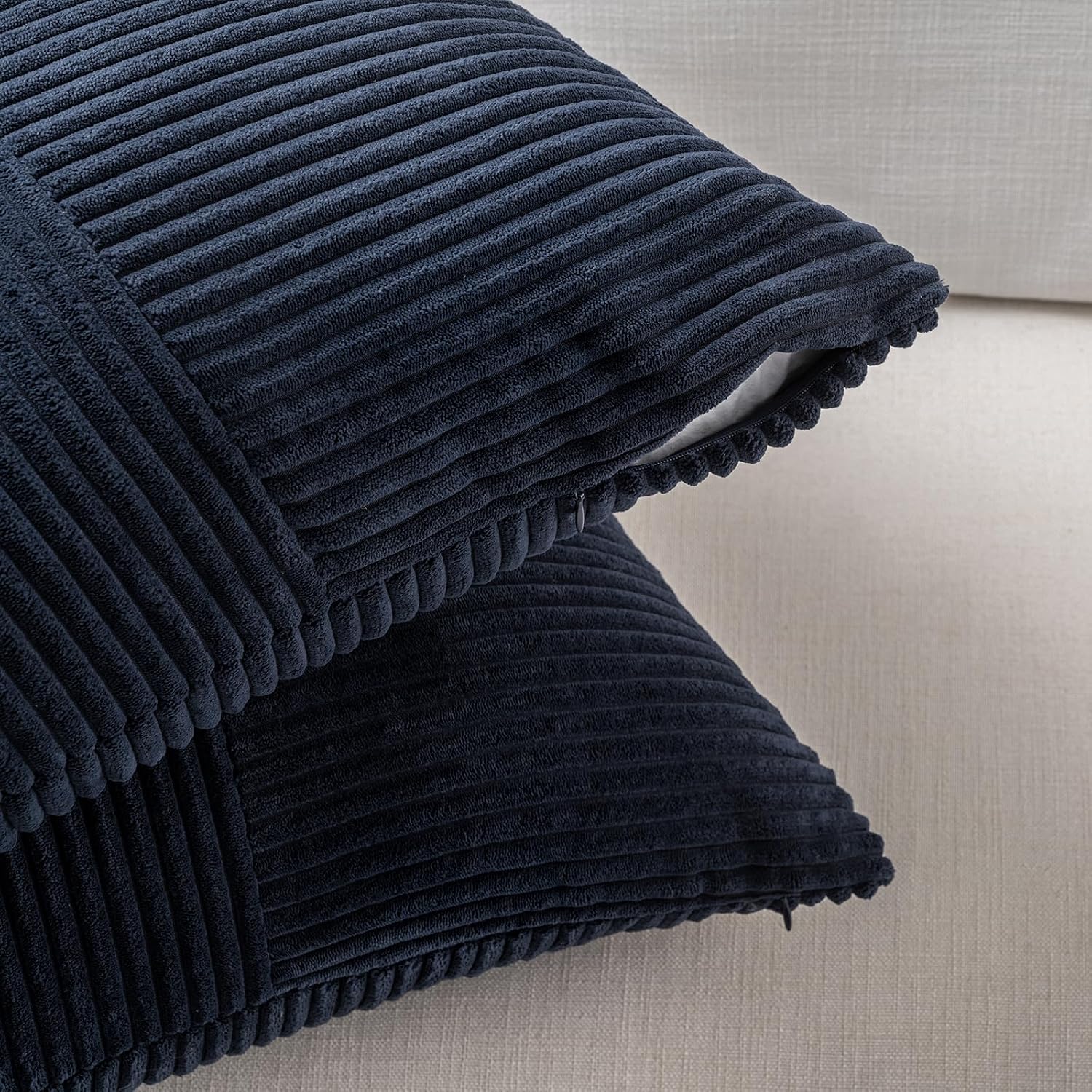 Detalle 2 de Fancy Homi 2-Pack Navy Blue Throw Pillow Covers 18x18 in ๐