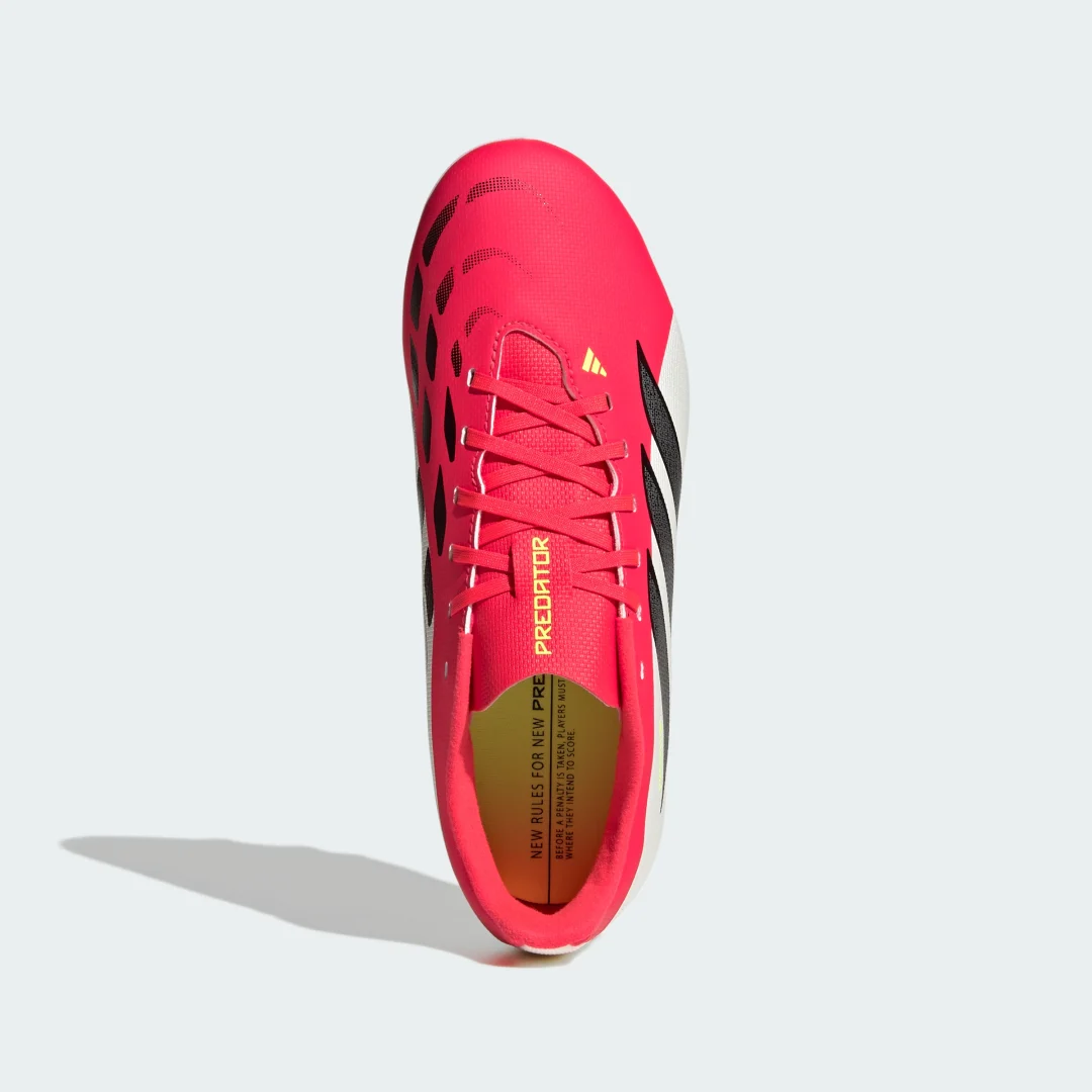 Detalle de Bota de fútbol Predator Club para césped natural seco y multisuperficie – Adidas