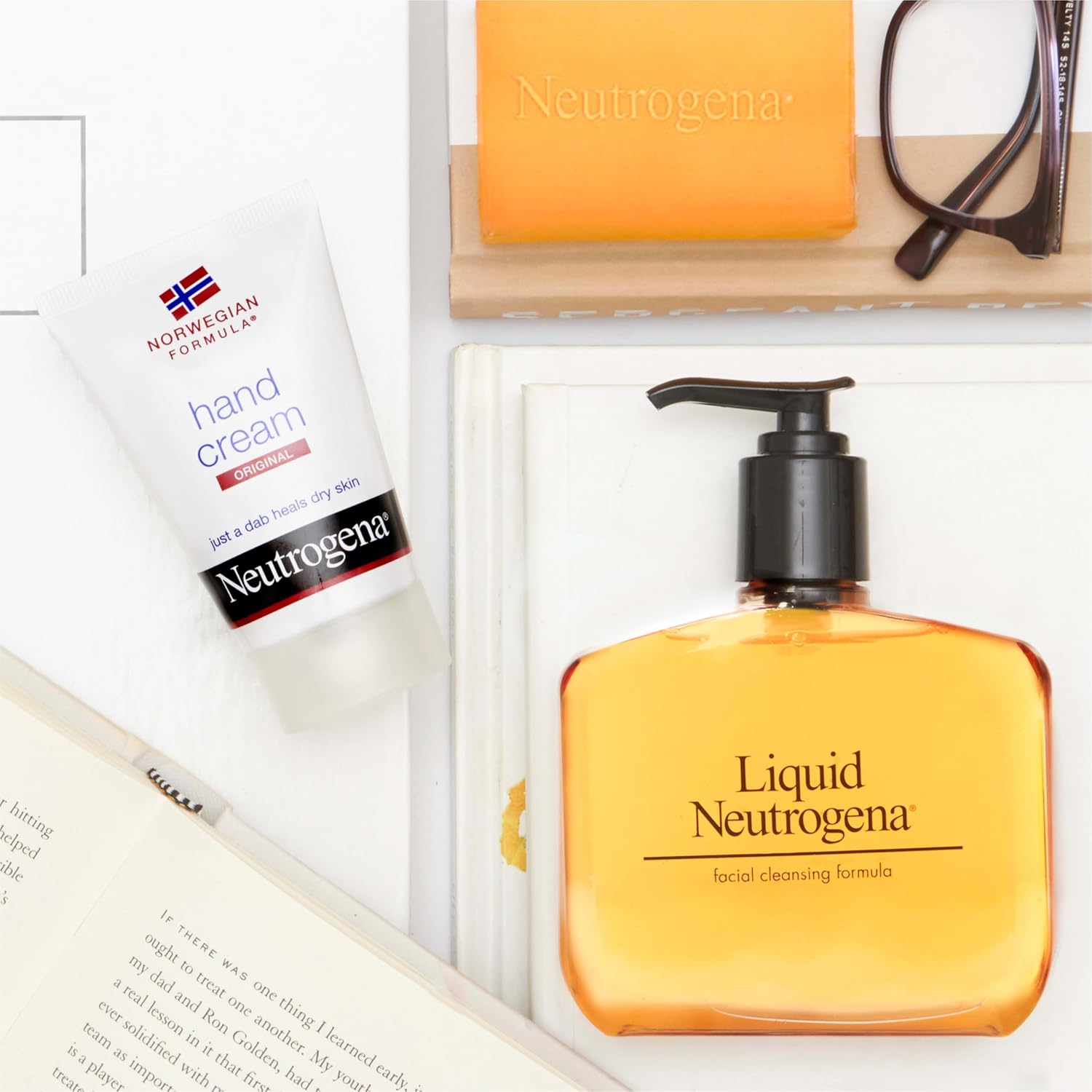 Thumbnail 2 de Neutrogena Liquid Gentle Foaming Face Wash with Glycerin (Fragrance-Free, Oil-Free) — 8 fl. oz