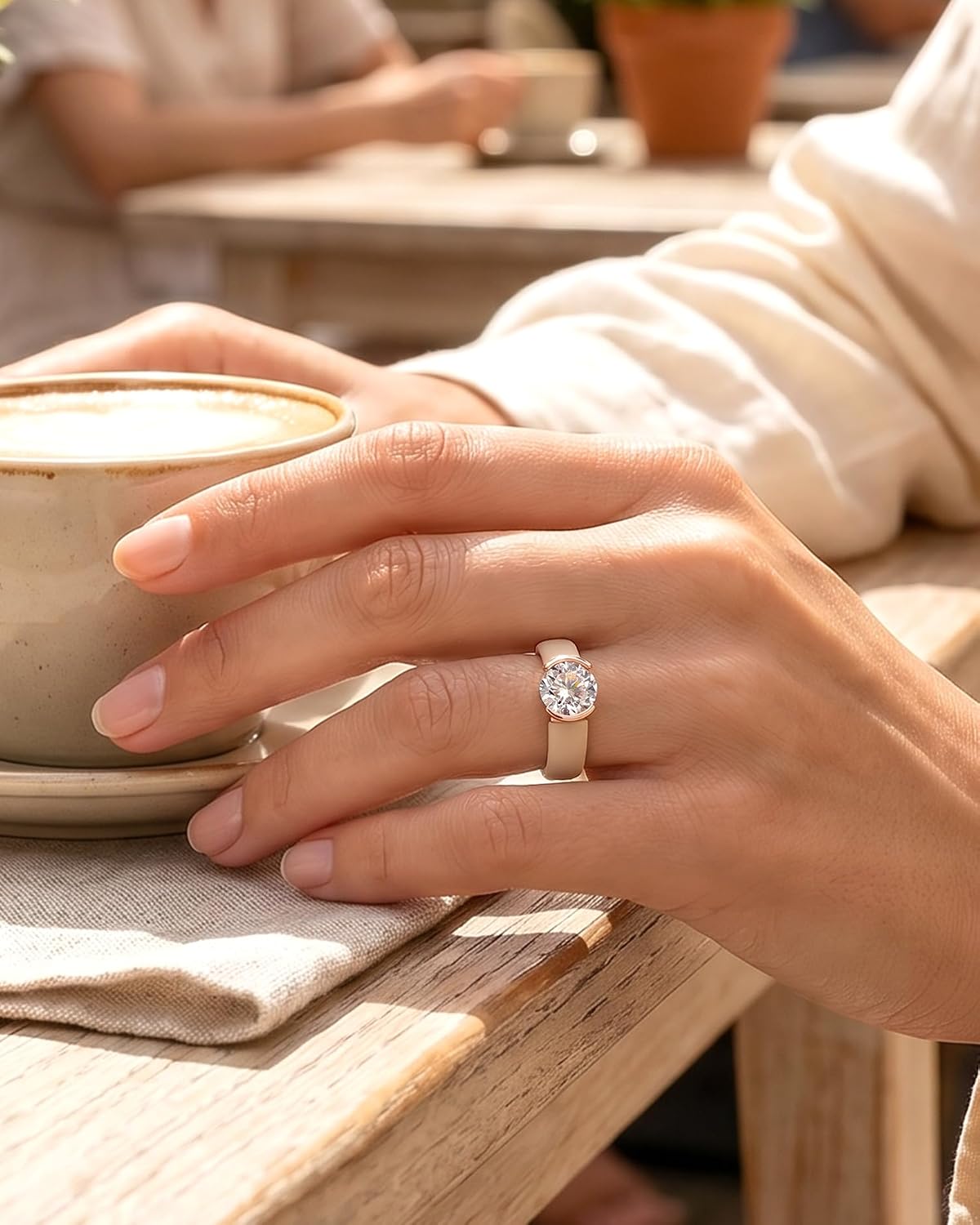 Detalle 2 de Egnaro Silicone Ring with 9A-Grade Cubic Zirconia