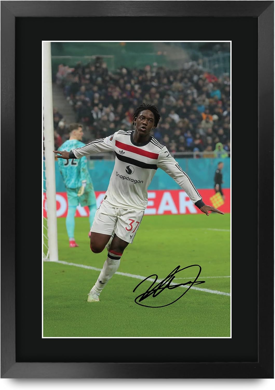 Thumbnail 6 de HWC Trading Kobbie Mainoo gifts printed signed autograph picture (A4 portrait, framed)