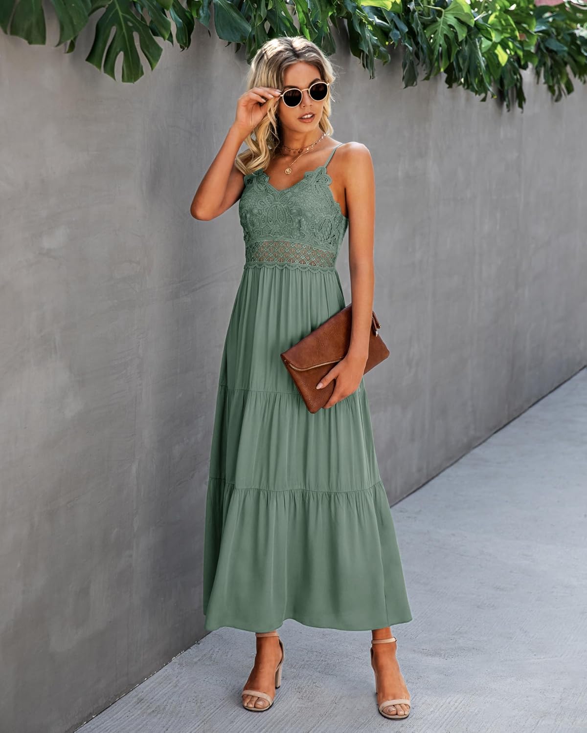 Detalle de Dokuritu Women's Beach Crochet Lace Maxi Dress: Spaghetti Strap, V-Neck Crochet Boho Beachwear