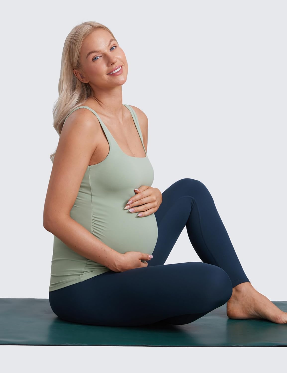 Thumbnail 2 de CRZ YOGA Butterluxe Femmes Carré Cou Maternité – Chemise réservoir et ruché, soutien intégré