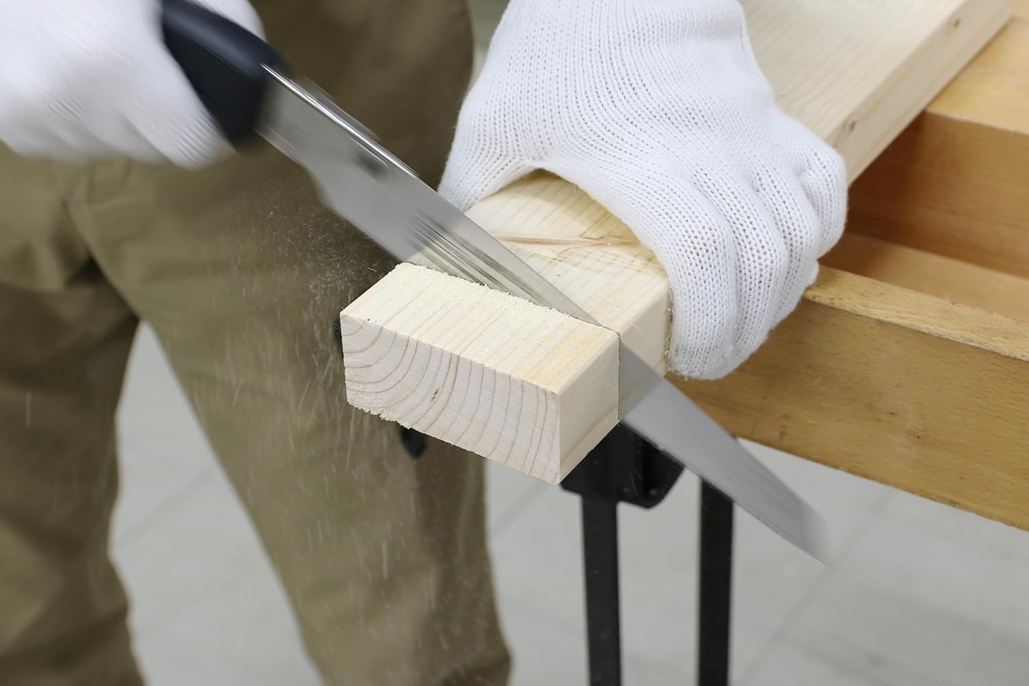 Detalle 2 de 角利産業 スーパー技工 41138 替刃式のこぎり 刃渡210mm・収納ケース付き