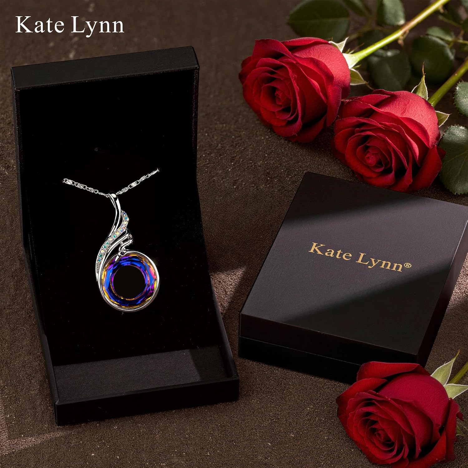 Detalle de Kate Lynn Phoenix Pendant Necklace, 18-Inch Chain