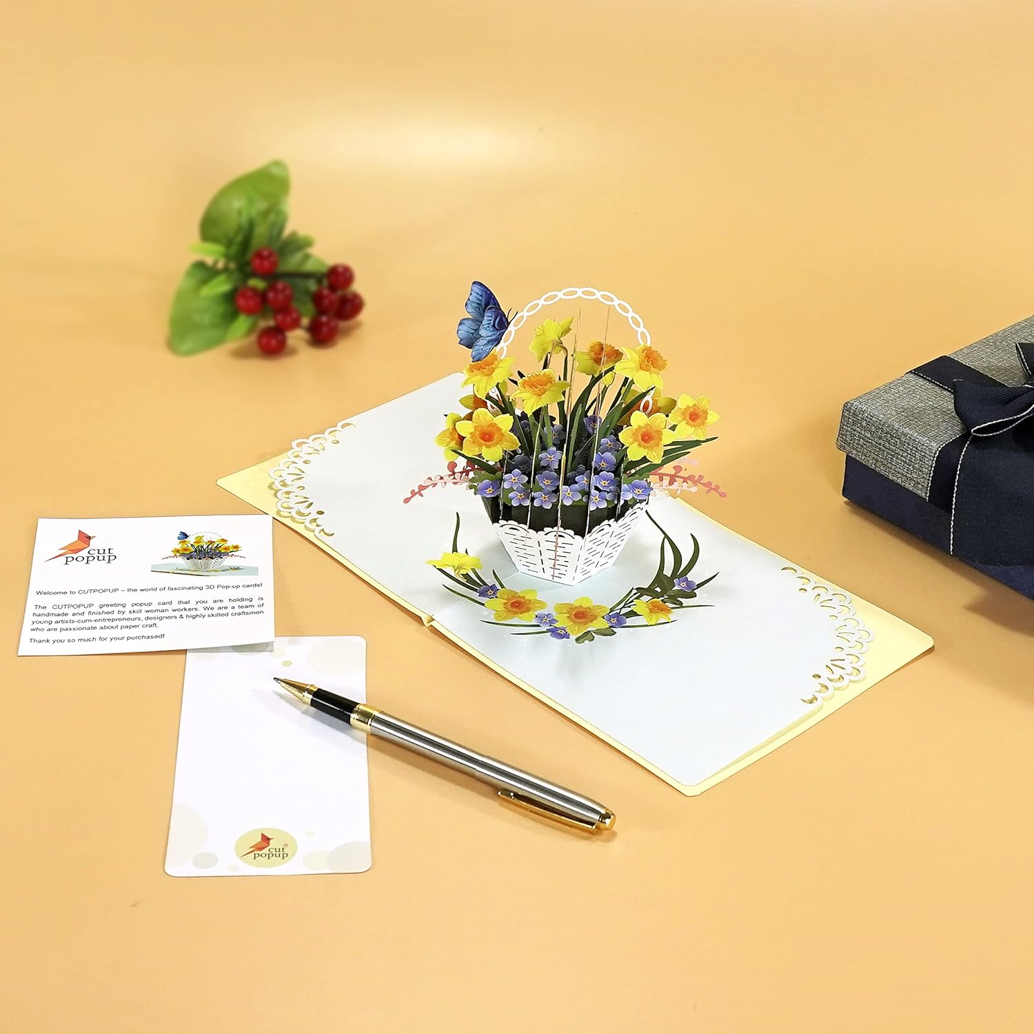 Thumbnail 2 de CUTPOPUP Yellow Daffodils 3D Card
