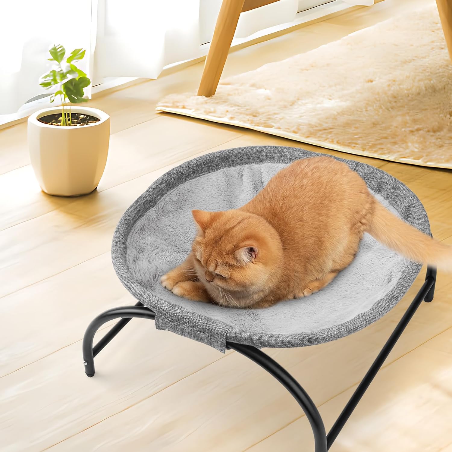 Detalle de LIFLIX Katzenhängematte Outdoor – erhöhtes Katzenbett, abnehmbares Plüschbezug, waschbar, stabiles Rahmensystem (bis 10 kg)