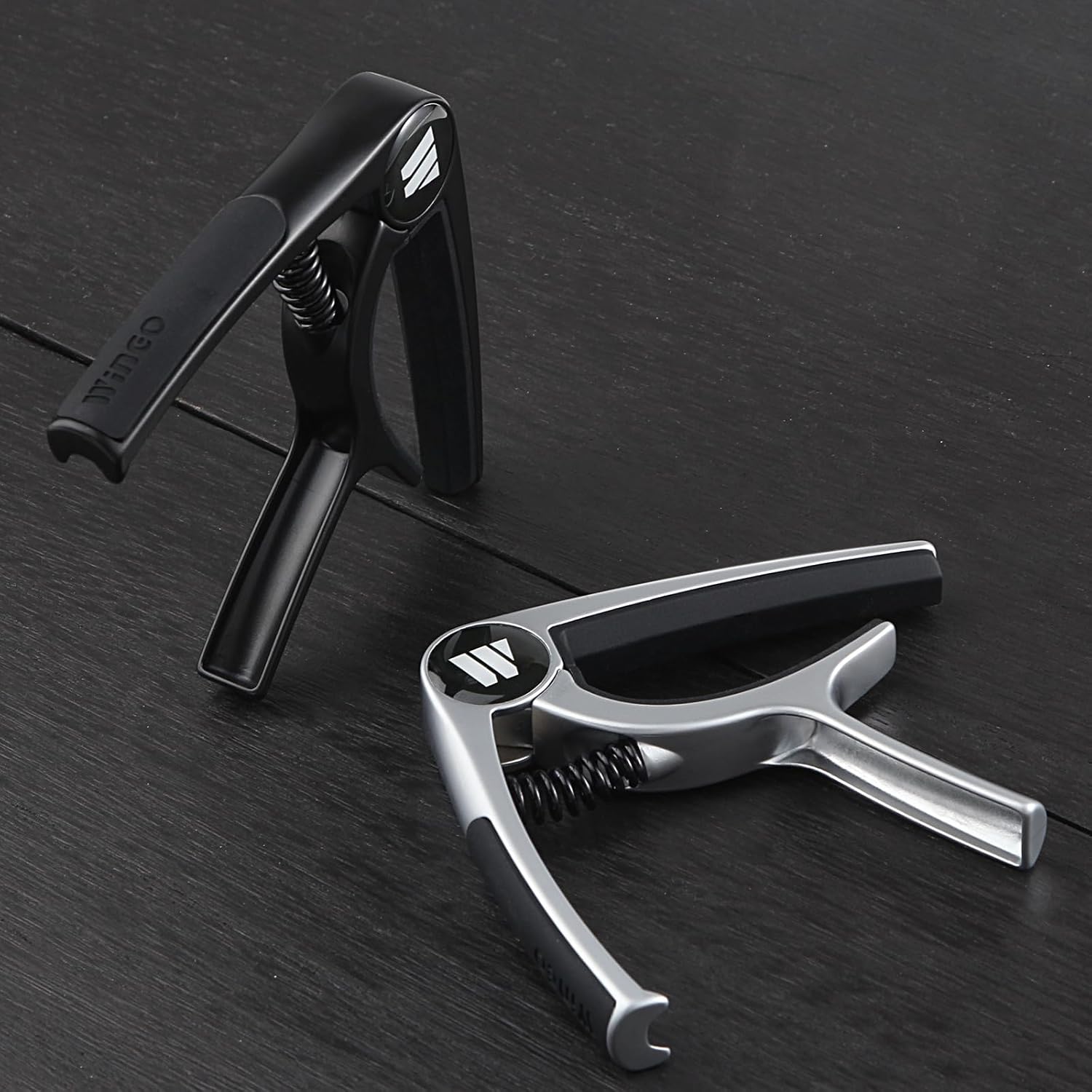 Thumbnail 6 de WiNGO Capo Set for Guitars and More: Silver Capo with 10 Non-slip Picks