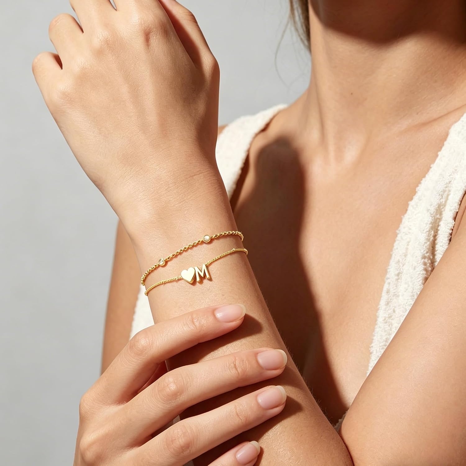 Thumbnail 3 de Turandos Initialenarmband mit Herz & Buchstaben, goldfarben vergoldet (14K) mit Zirkonia – für Damen & Mädchen