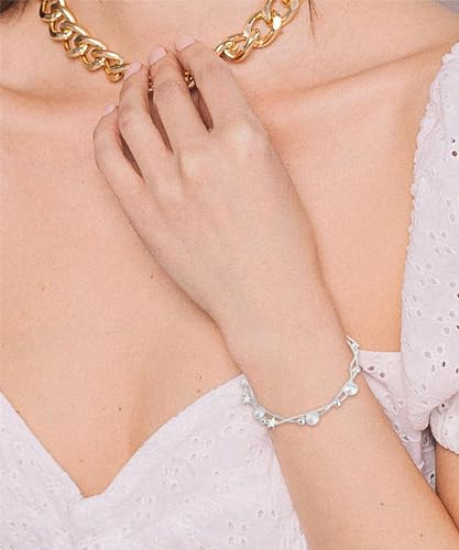 Detalle de Pulsera plateada para mujer Rebundex: regalo sofisticado con estrellas y cuentas