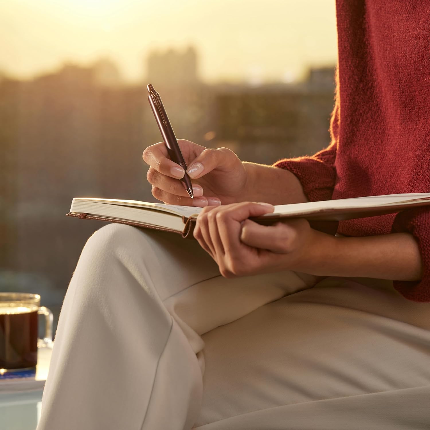 Thumbnail 4 de Parker IM Monochrome Ballpoint Pen, Medium 1.0mm 🖊️