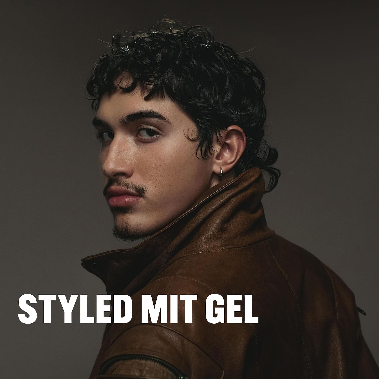 Detalle 2 de STMNT STATEMENT GEL 150 ml – starker Halt, halbmattes Finish, mit Holzkohle