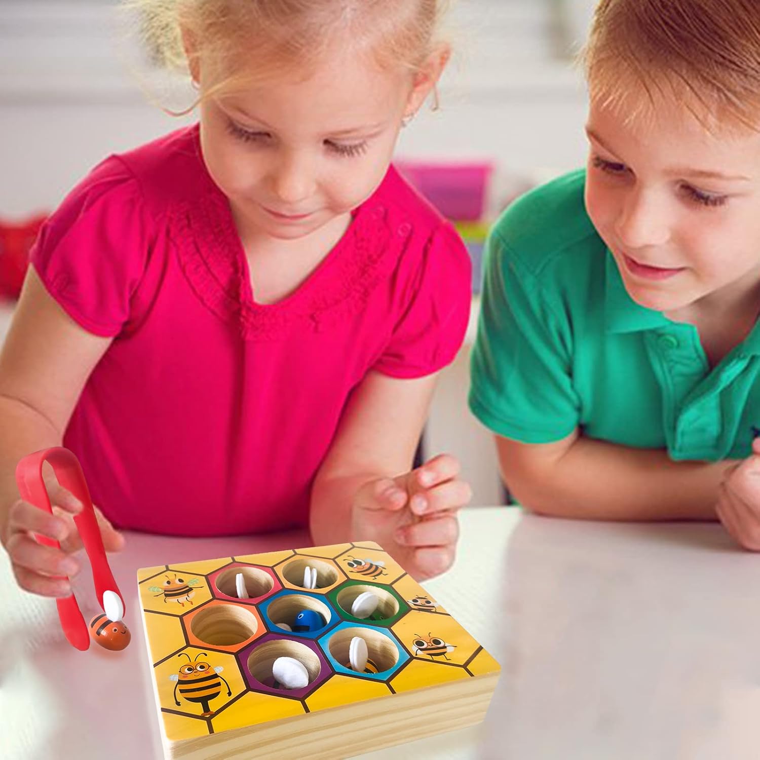 Detalle de YUNCHY Toddler Fine Motor Skill Toy: Bee to Hive Matching Game (Montessori wooden color sorting)