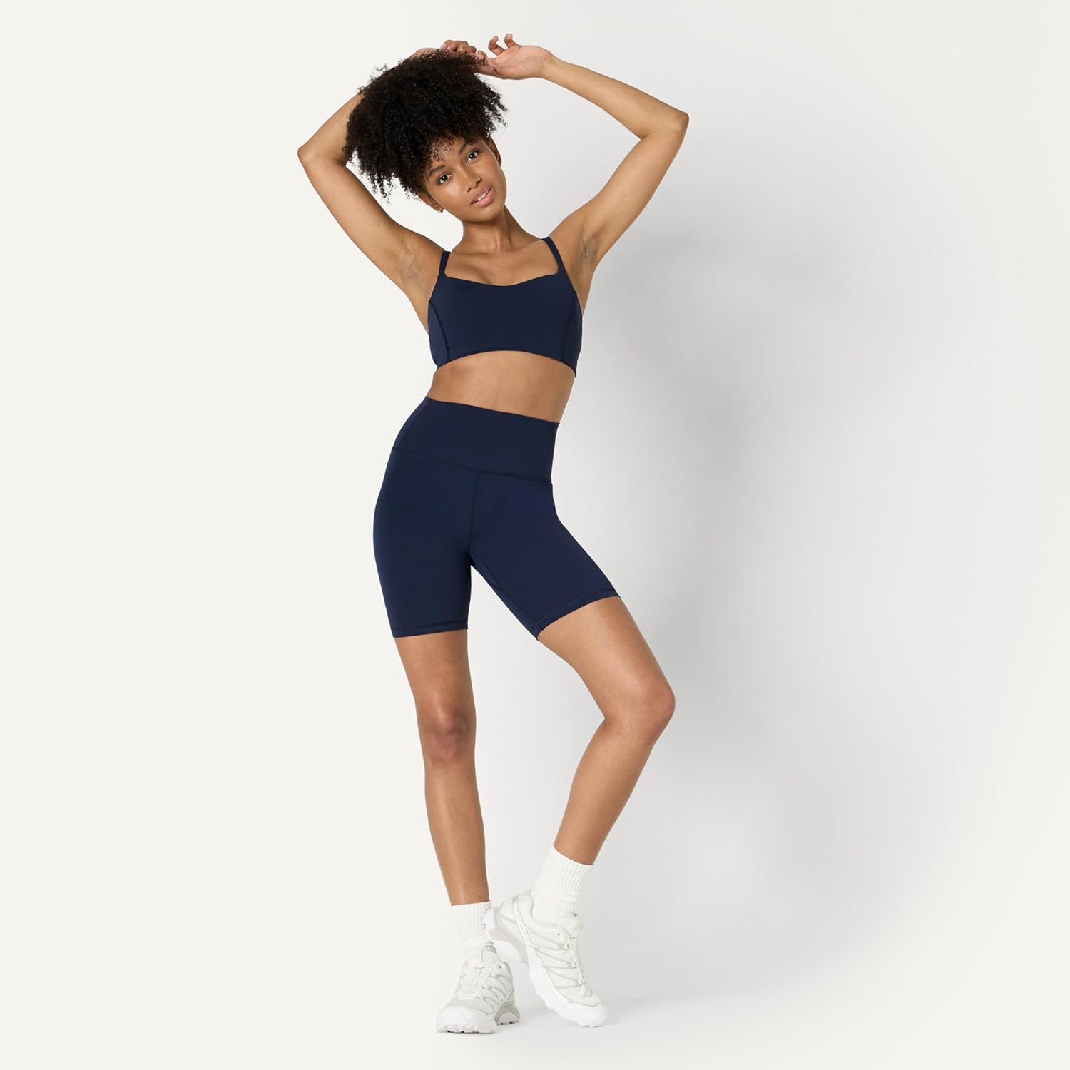 Thumbnail 4 de Amazon Essentials Women's Active FormFlex Buttery Soft Light Support Sweetheart Neck Yoga Sports Bra