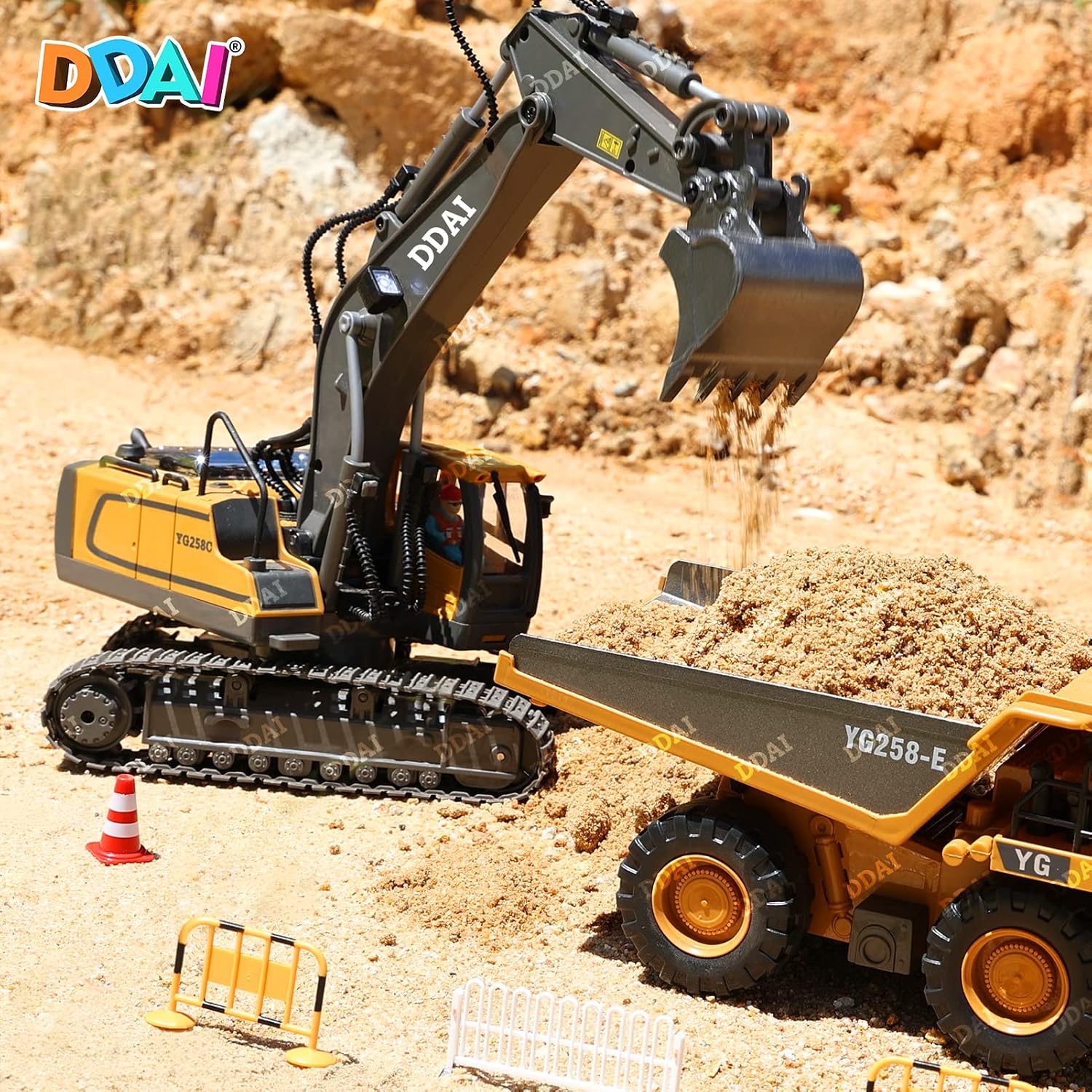 Detalle 2 de DDAI RC Excavator Toy with Metal Shovel