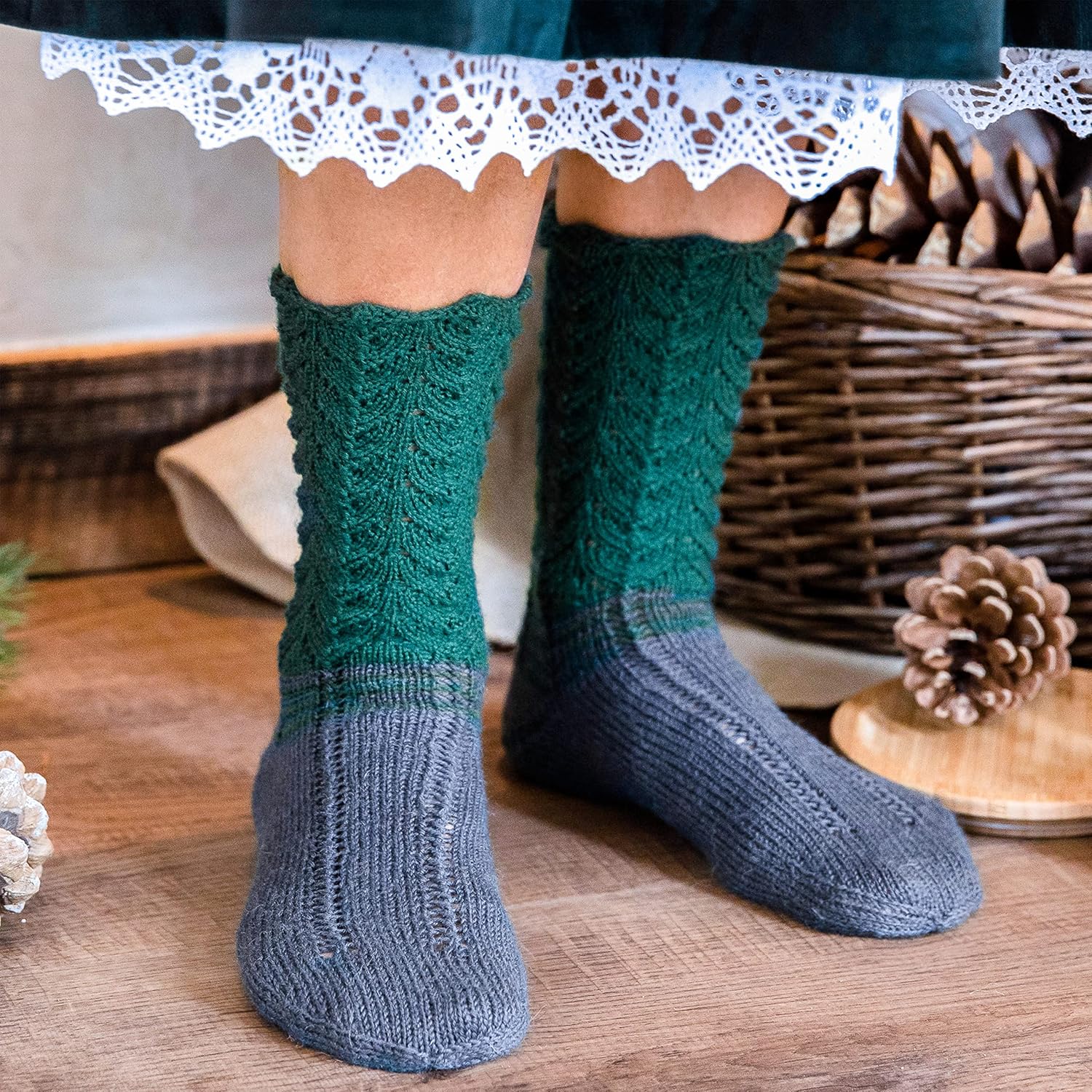 Detalle de Gründl Hot Socks Pearl uni – czarna włóczka skarpetkowa, 200 m/50 g