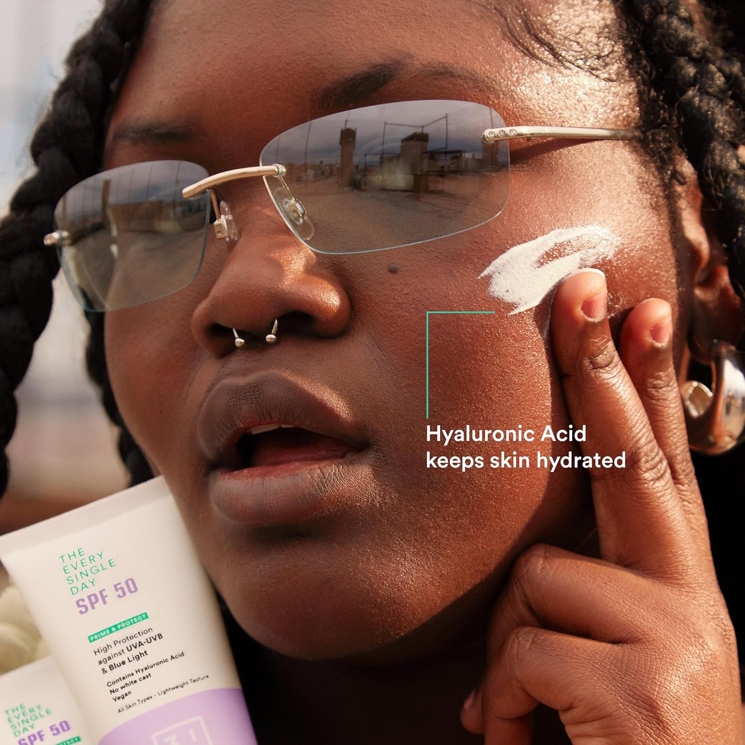 Thumbnail 1 de 3INA Makeup The Every Single Day SPF50 – Crema solare viso leggera SPF 50 con acido ialuronico