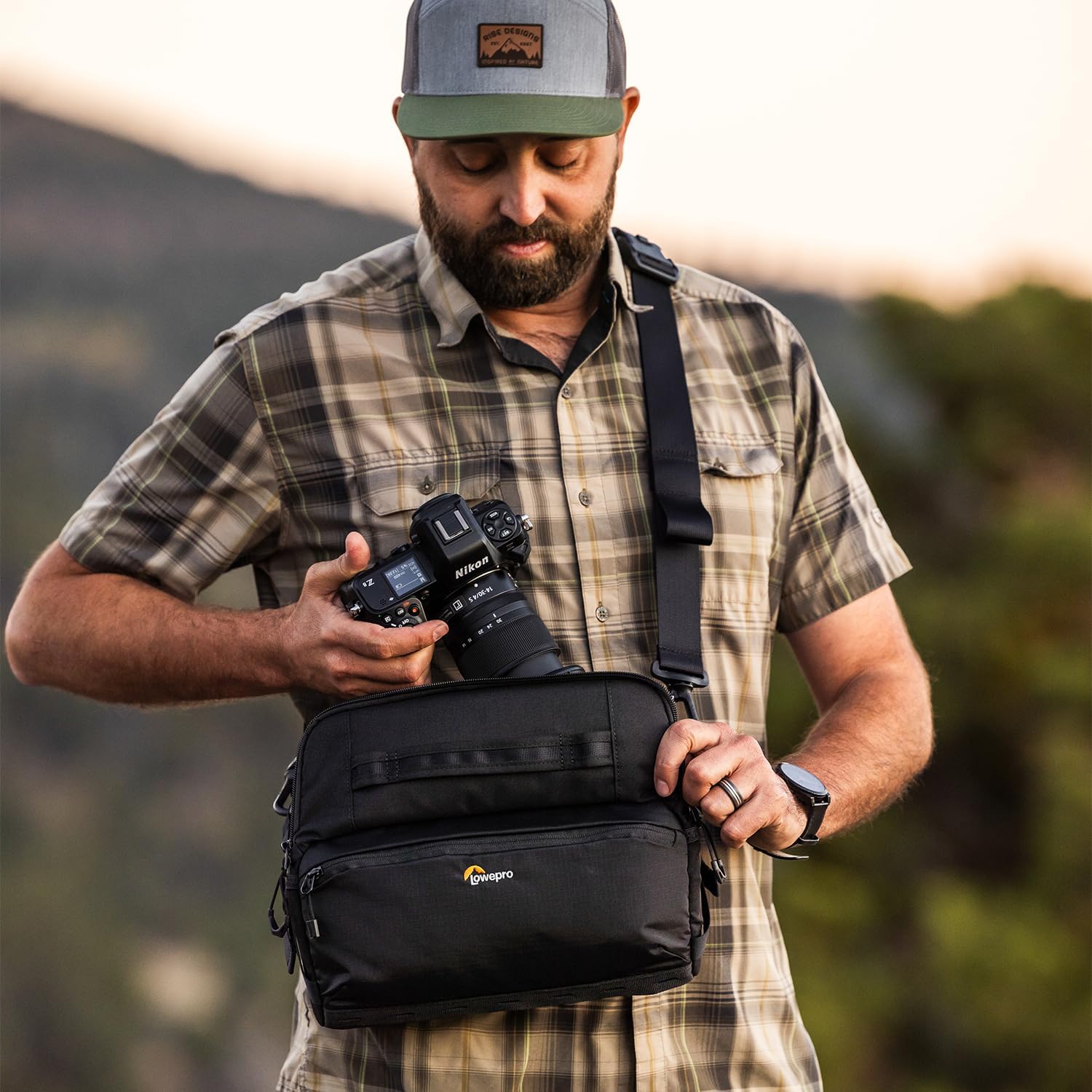 Thumbnail 5 de Lowepro ProTactic Lite SLX 110 AW III camera sling bag with rain cover (4L)