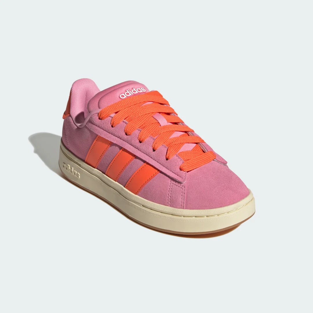 Detalle 2 de Zapatilla Grand Court Alpha de Adidas: estilo cómodo en rosa para el día a día