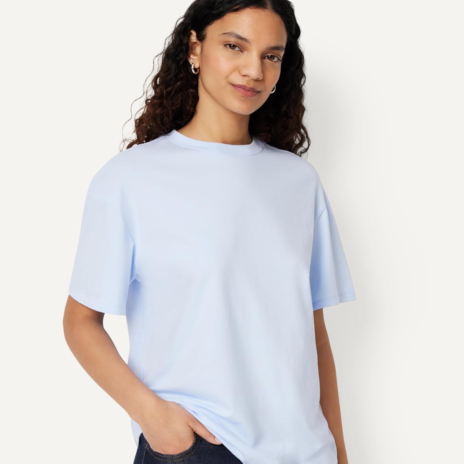 Detalle de Amazon Essentials Women's Oversized-Fit Short Sleeve Crewneck Shirt
