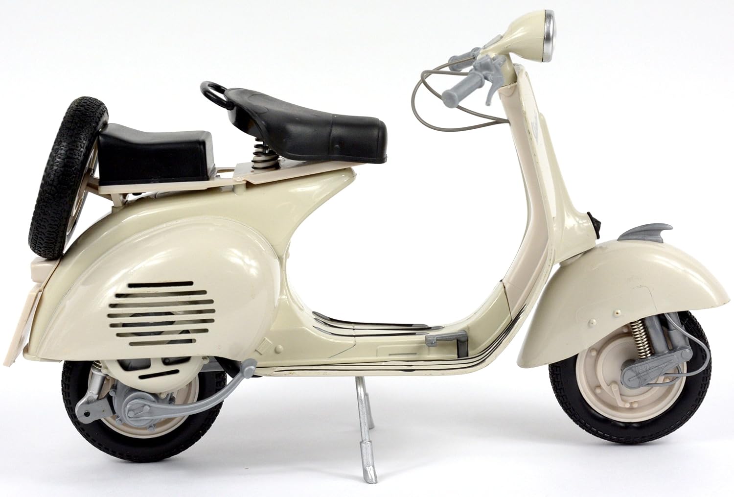 Detalle de NewRay 49273 – model Vespy Piaggio 150 VL1T do kolekcji i zabawy
