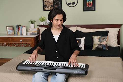 Detalle de Casio Tone CT-S300: Teclado musical de 61 teclas en negro