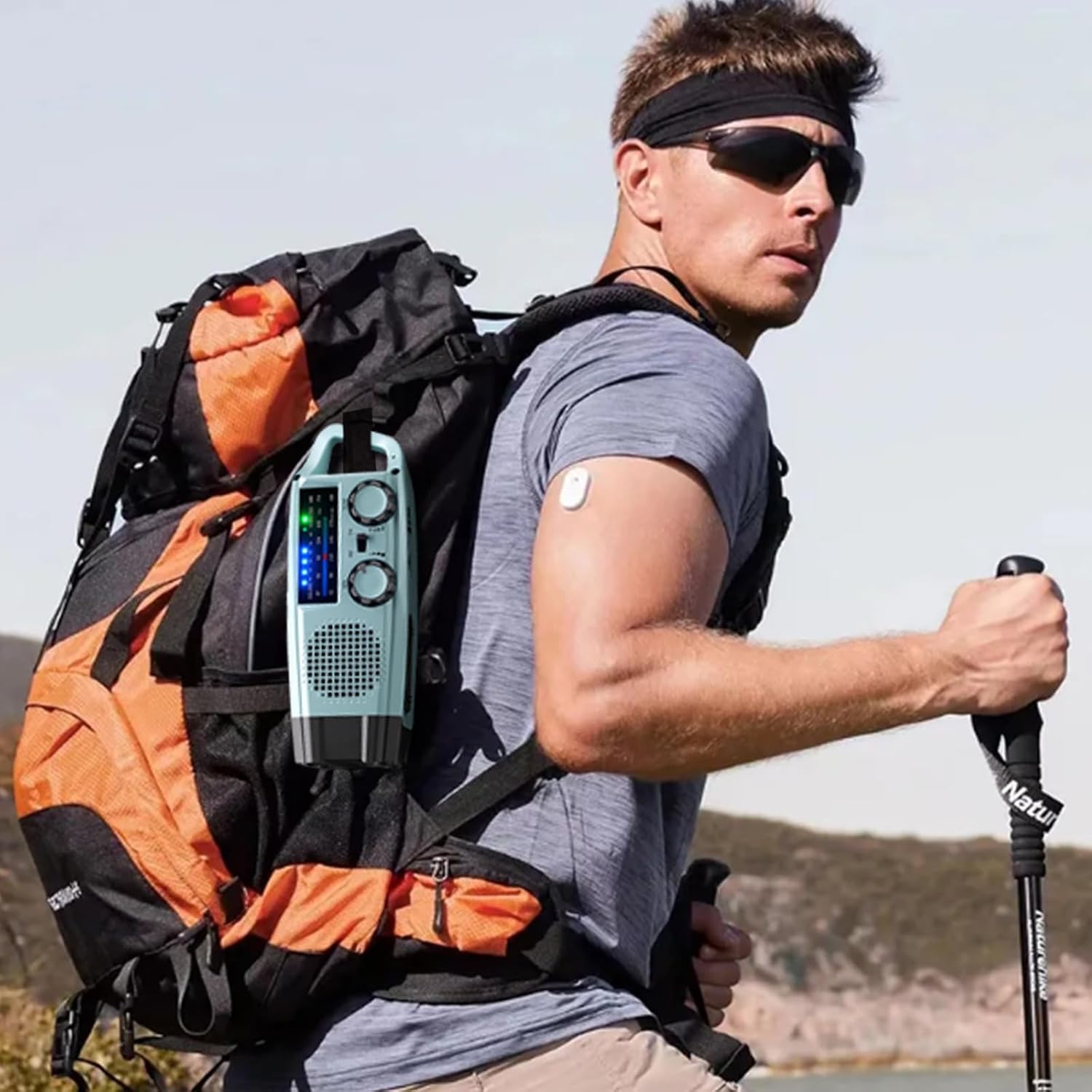 Detalle 2 de Radio Solar de Emergencia con Manivela 2000mAh