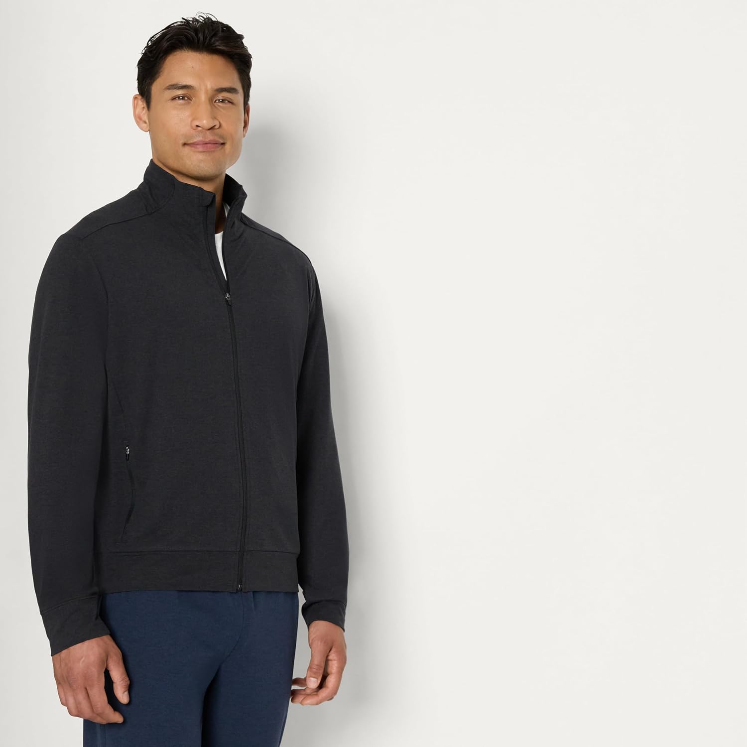 Detalle 2 de Amazon Essentials Herren Funktions-Trainingsjacke mit Reißverschluss
