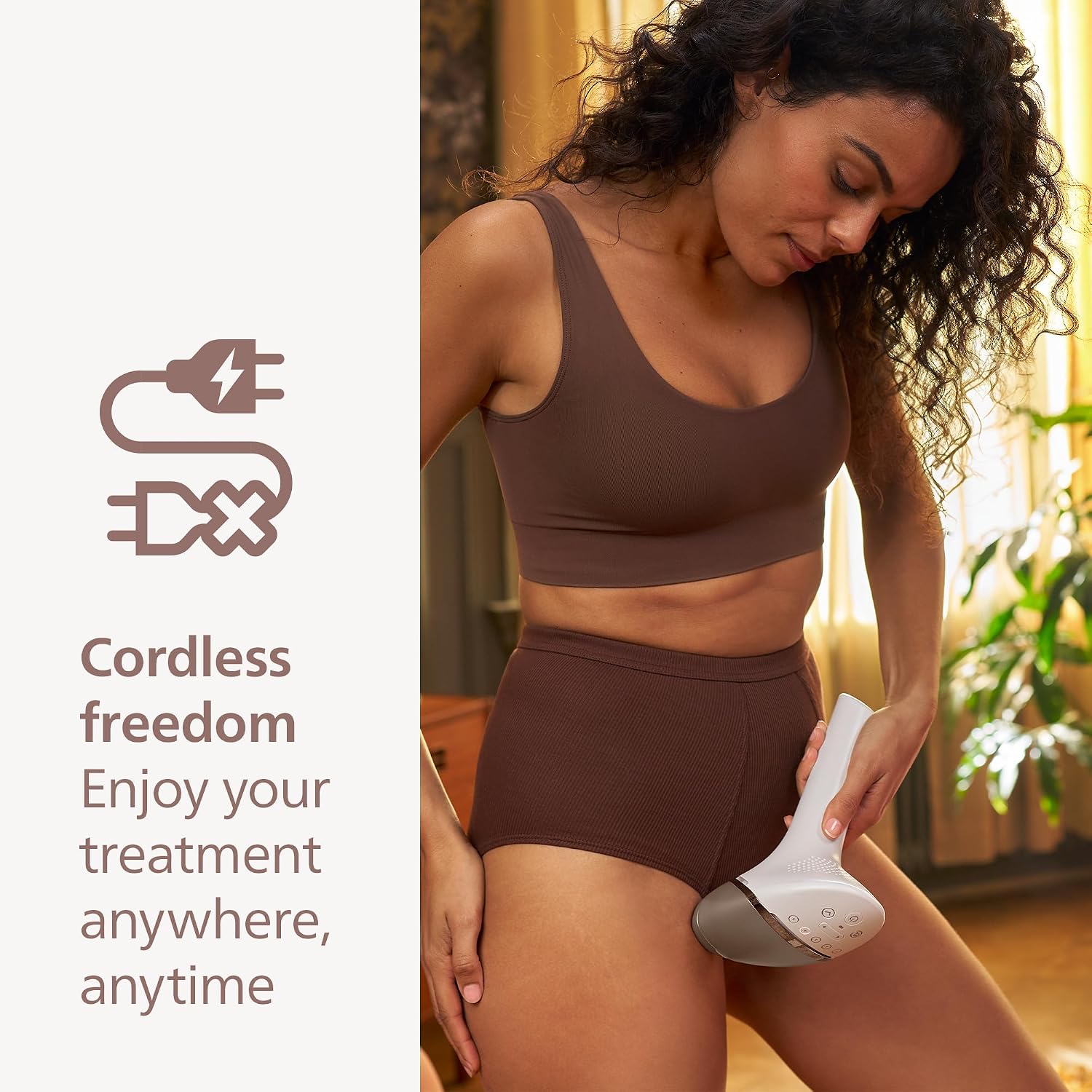 Detalle de Philips Lumea 9900 Series IPL Hair Removal Device (BRI951/01)
