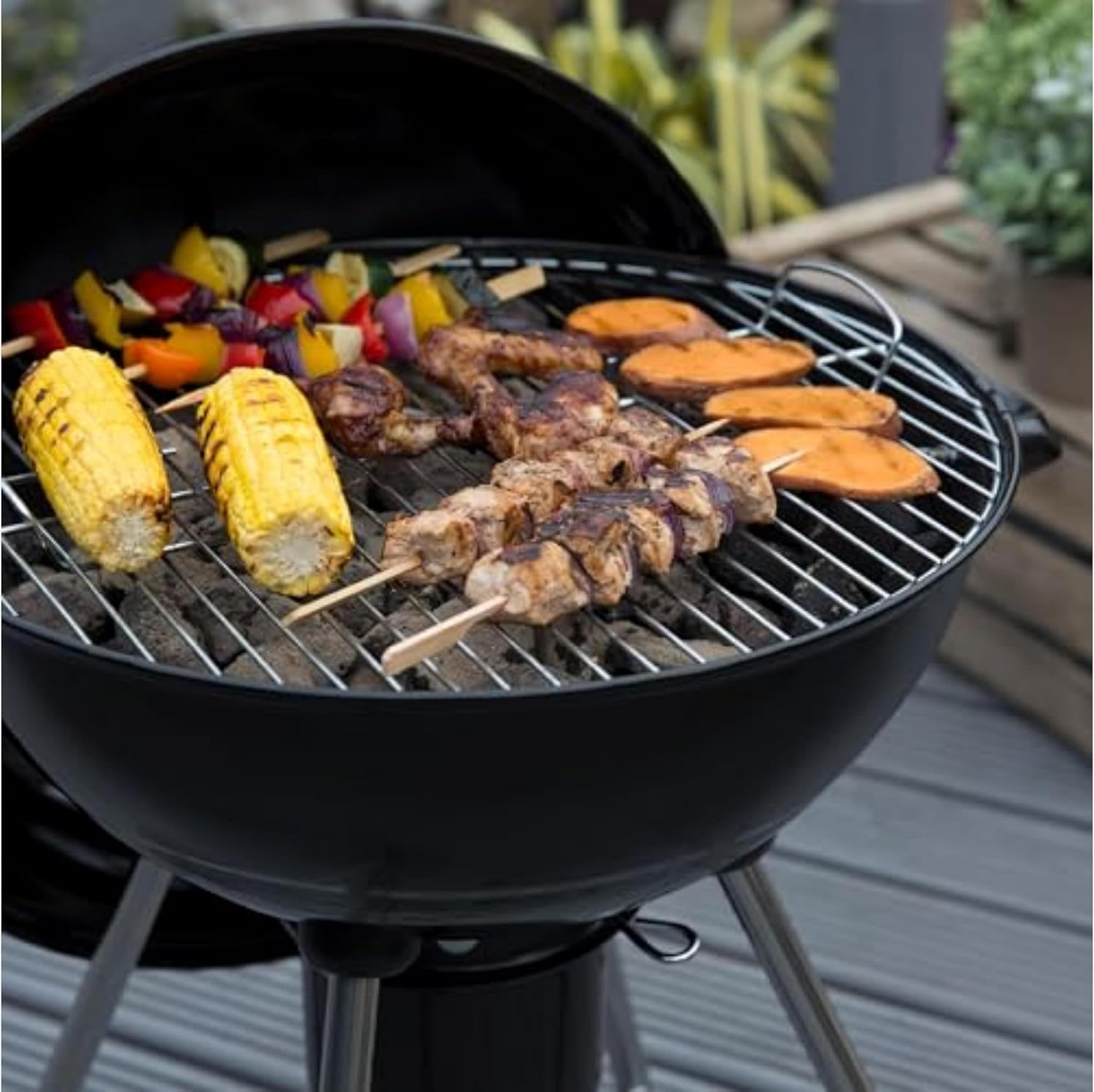 Detalle de George Foreman Portable Charcoal BBQ Round Kettle (47.5 cm) with Adjustable Vent & Integrated Thermometer