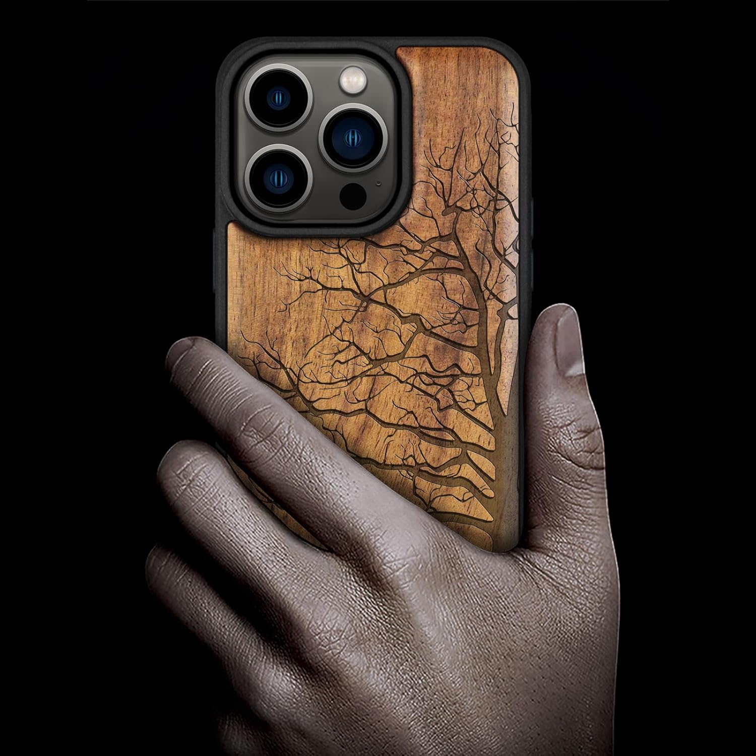 Thumbnail 1 de Carveit Magnetic Wood Case for iPhone 15 Pro — Walnut Solid Wood with Black Soft TPU, MagSafe Compatible