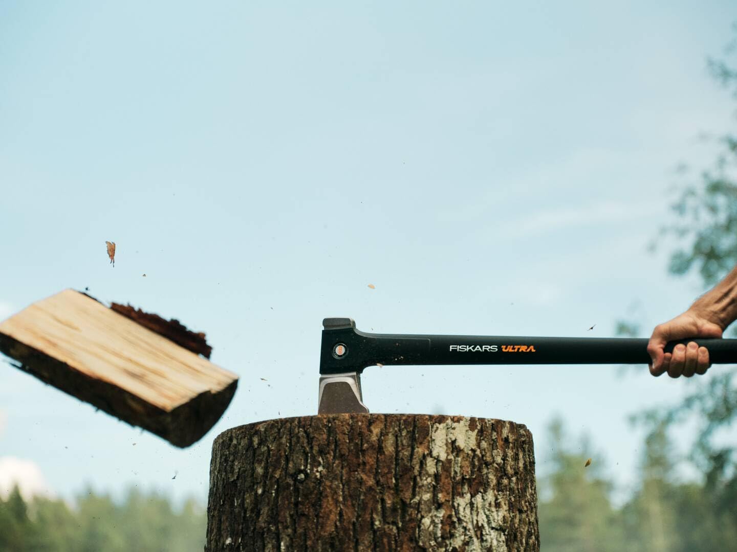 Thumbnail 5 de Fiskars Ultra Spaltaxt U32 (1086011) – kraftvolle Spaltaxt zum Spalten großer Holzstämme