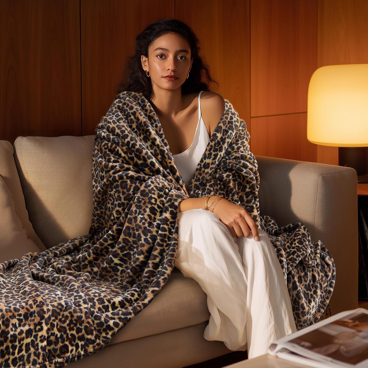 Detalle de BEDELITE Twin Fleece Blanket, 60" x 80", Brown Leopard Print