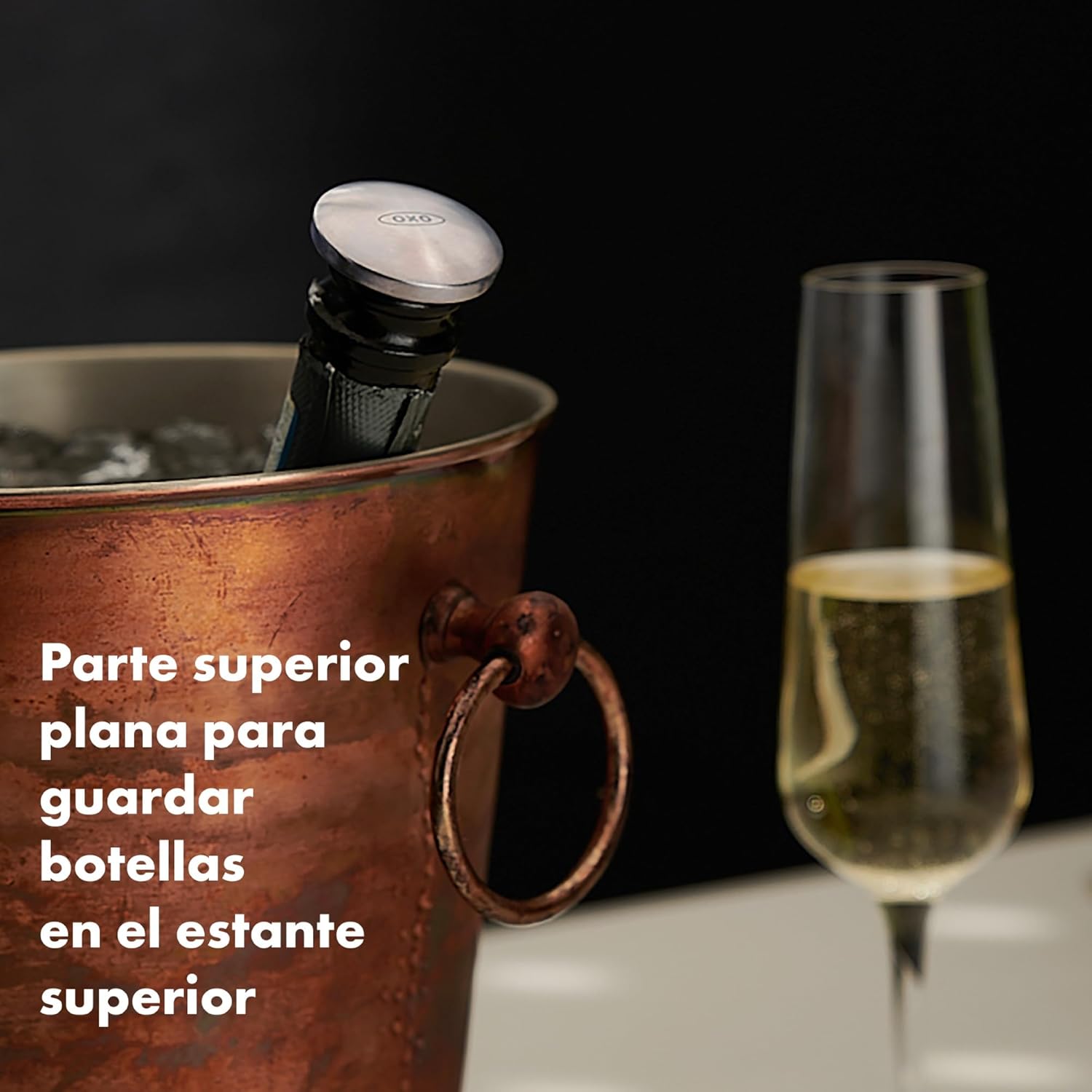 Detalle 2 de Tapones para vino a prueba de goteo OXO SteeL 🍷