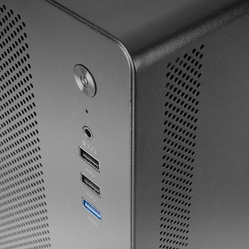 Detalle de Tacens AEROM: caja PC Micro-ATX metálica con rejilla frontal y ventilador trasero de 120 mm